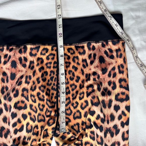 Do you even cheetah print leggings with sheer cut outs - Picture 4 of 6